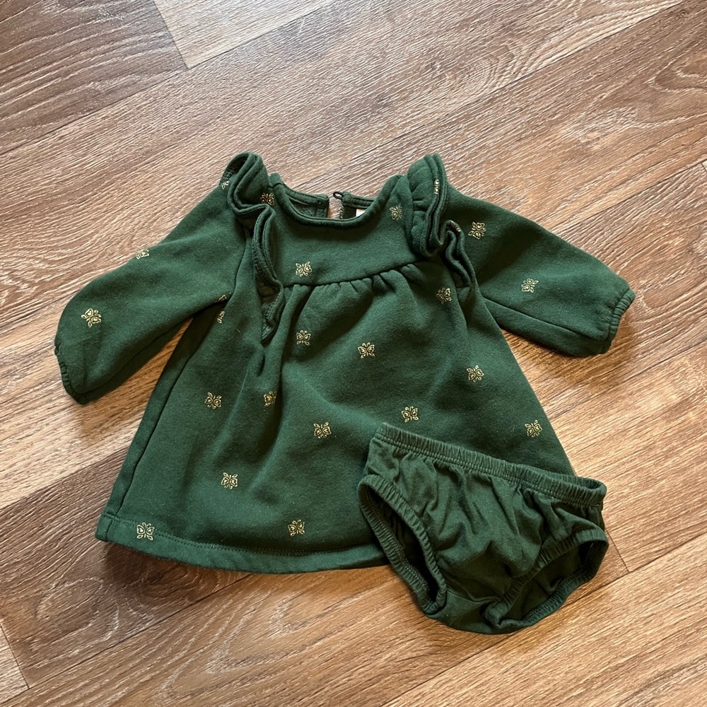 Carter’s Green & Gold Dress – 3 Months 💚 ✨